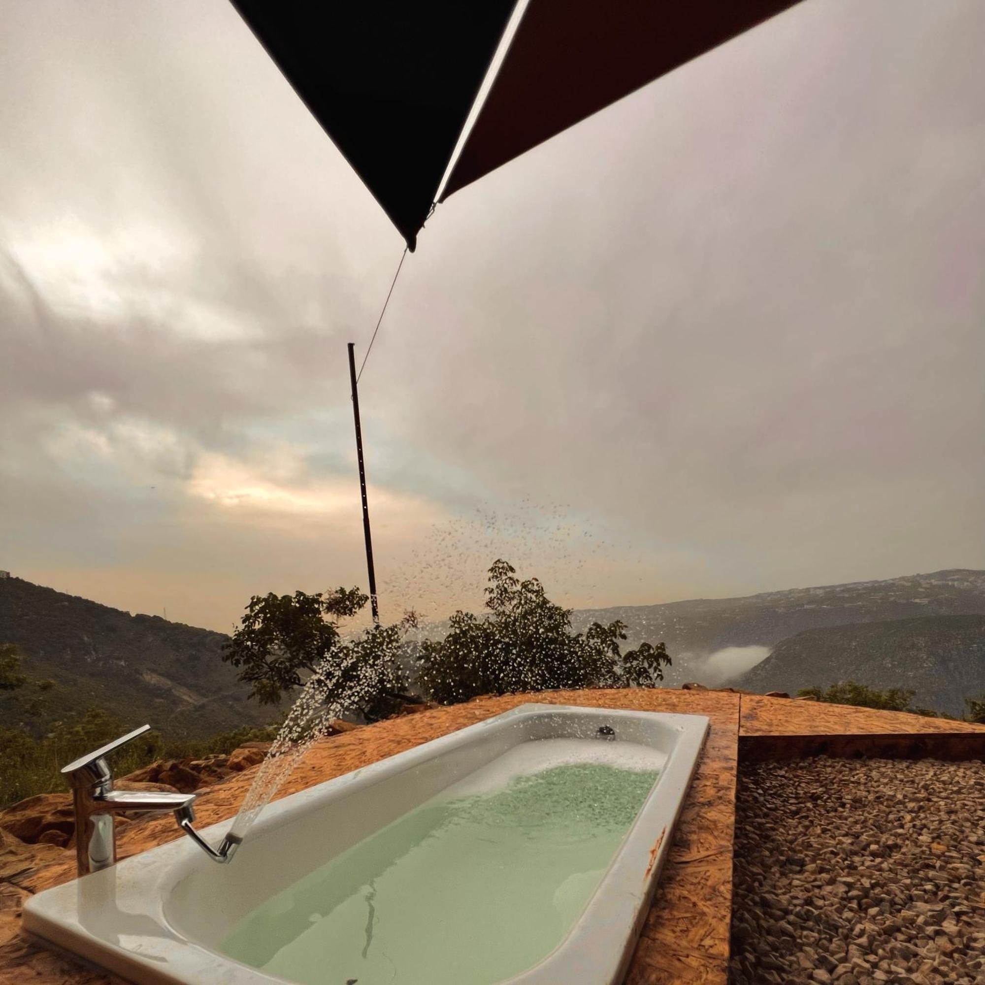 Koala Hut - Luxurious Treehouse With Outdoor Hot Tub Bed & Breakfast Abu Mizan Exterior photo