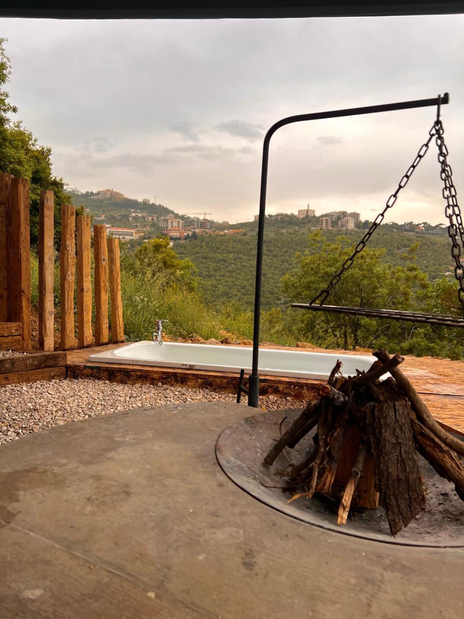 Koala Hut - Luxurious Treehouse With Outdoor Hot Tub Bed & Breakfast Abu Mizan Exterior photo